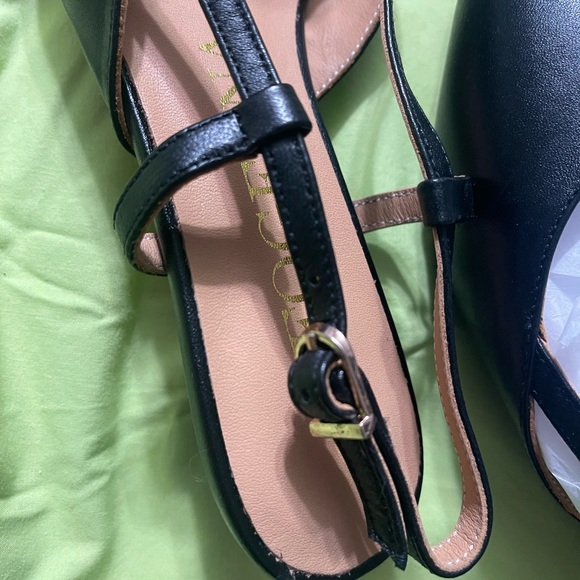 Chic Black Pointed-Toe Heels - Picture 13 of 14